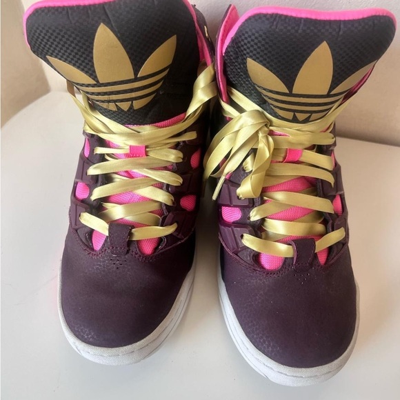 Adidas Purple and Pink Sneakers with Gold Accents - Picture 5 of 9